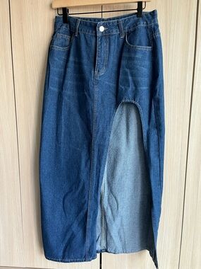 Women’s Dark Blue Denim High-Low Skirt 37” long